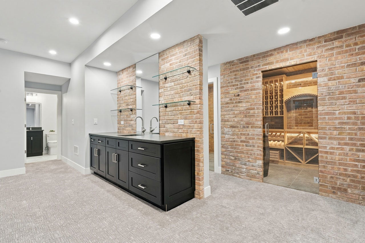 810 Clover Court, Glenview, IL 60025 810 Clover Court, Glenview, IL 60025