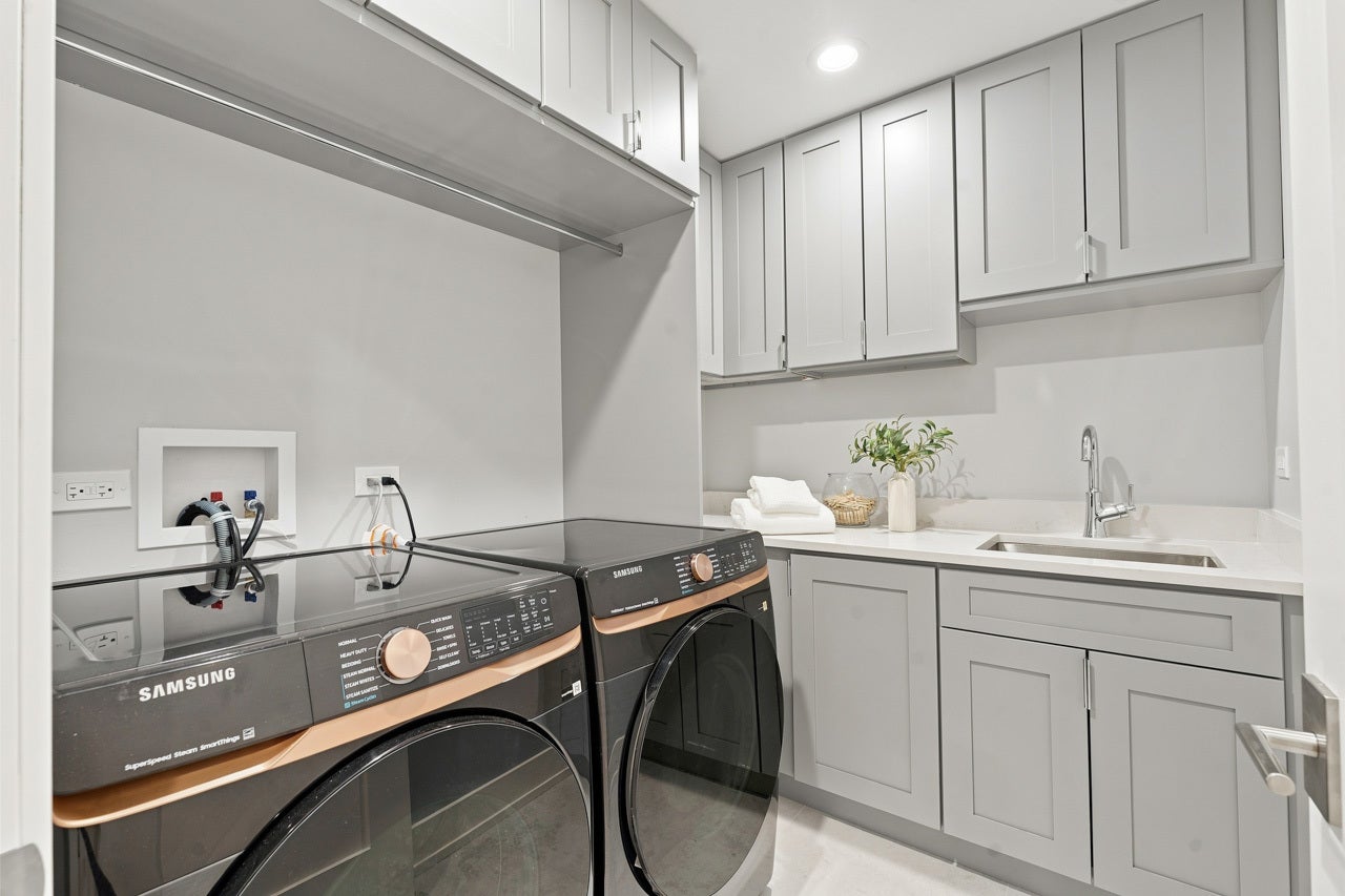 810 Clover Court, Glenview, IL 60025 810 Clover Court, Glenview, IL 60025