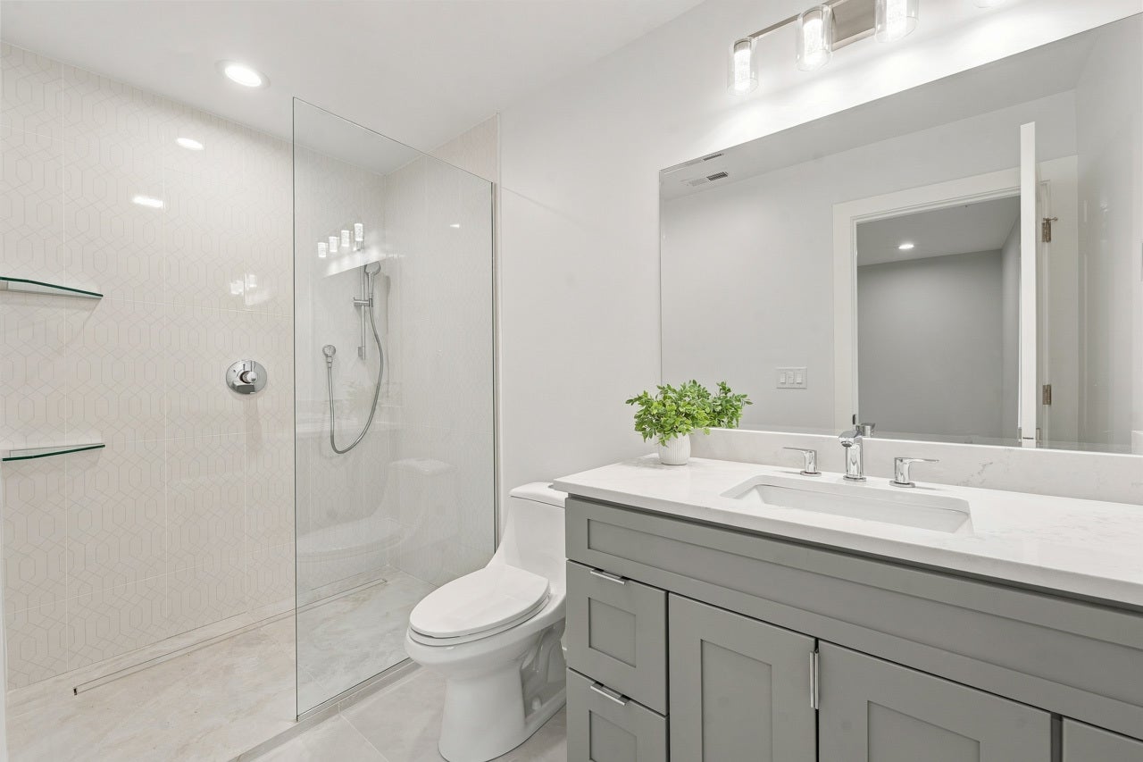 810 Clover Court, Glenview, IL 60025 810 Clover Court, Glenview, IL 60025