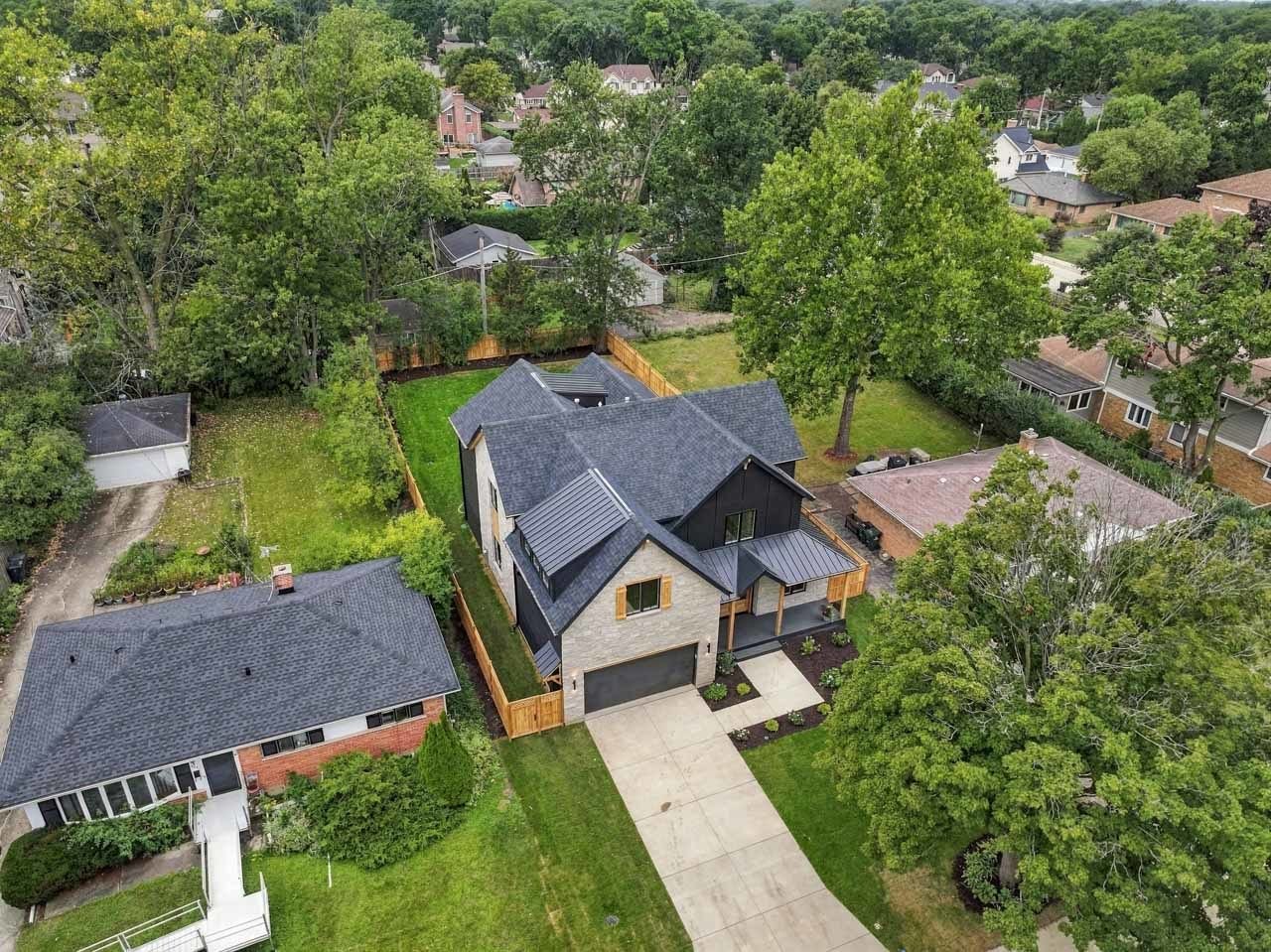 810 Clover Court, Glenview, IL 60025 810 Clover Court, Glenview, IL 60025