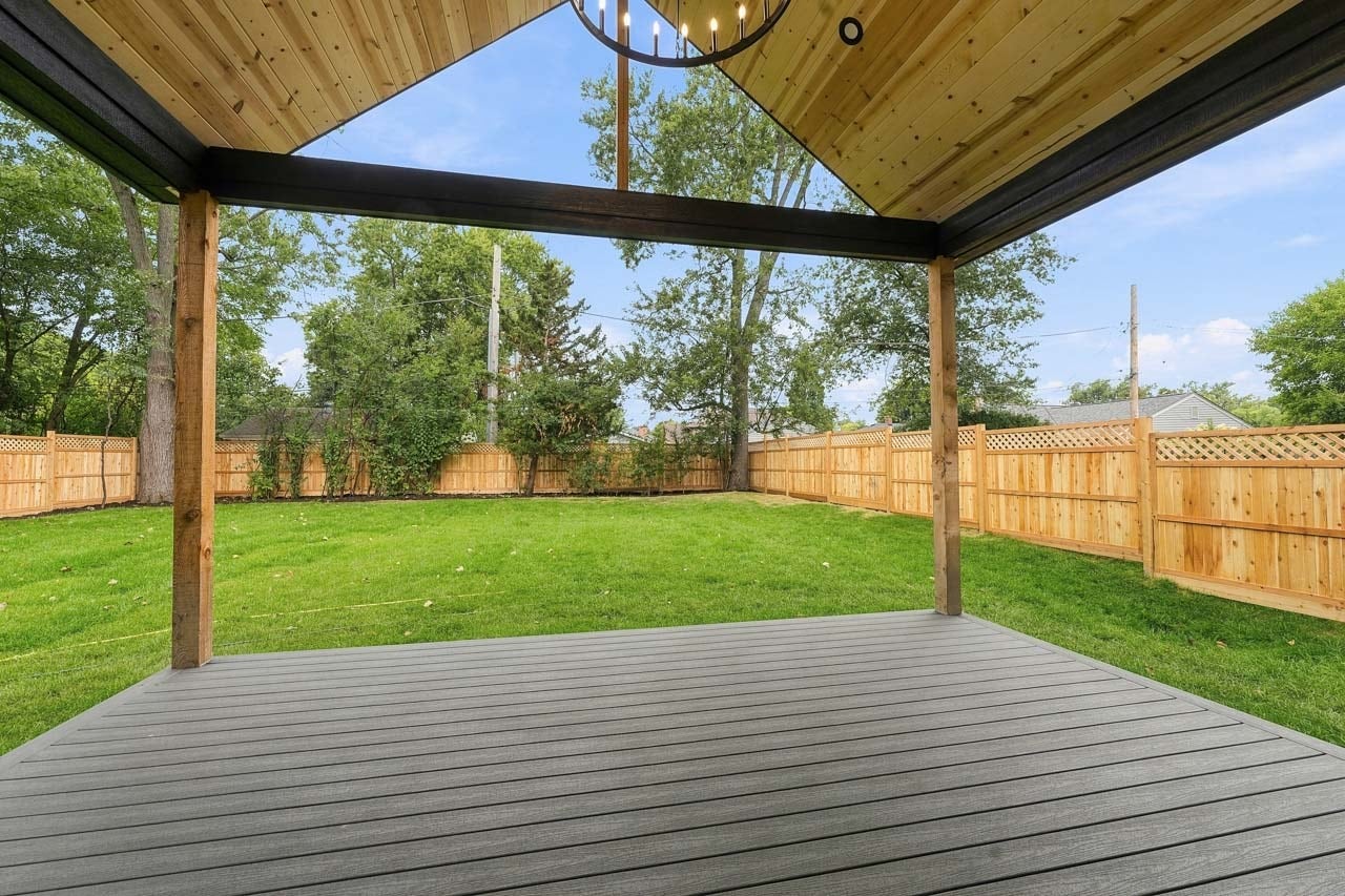 810 Clover Court, Glenview, IL 60025 810 Clover Court, Glenview, IL 60025