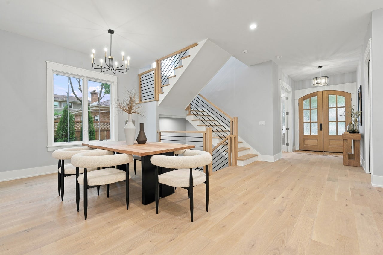 810 Clover Court, Glenview, IL 60025 810 Clover Court, Glenview, IL 60025
