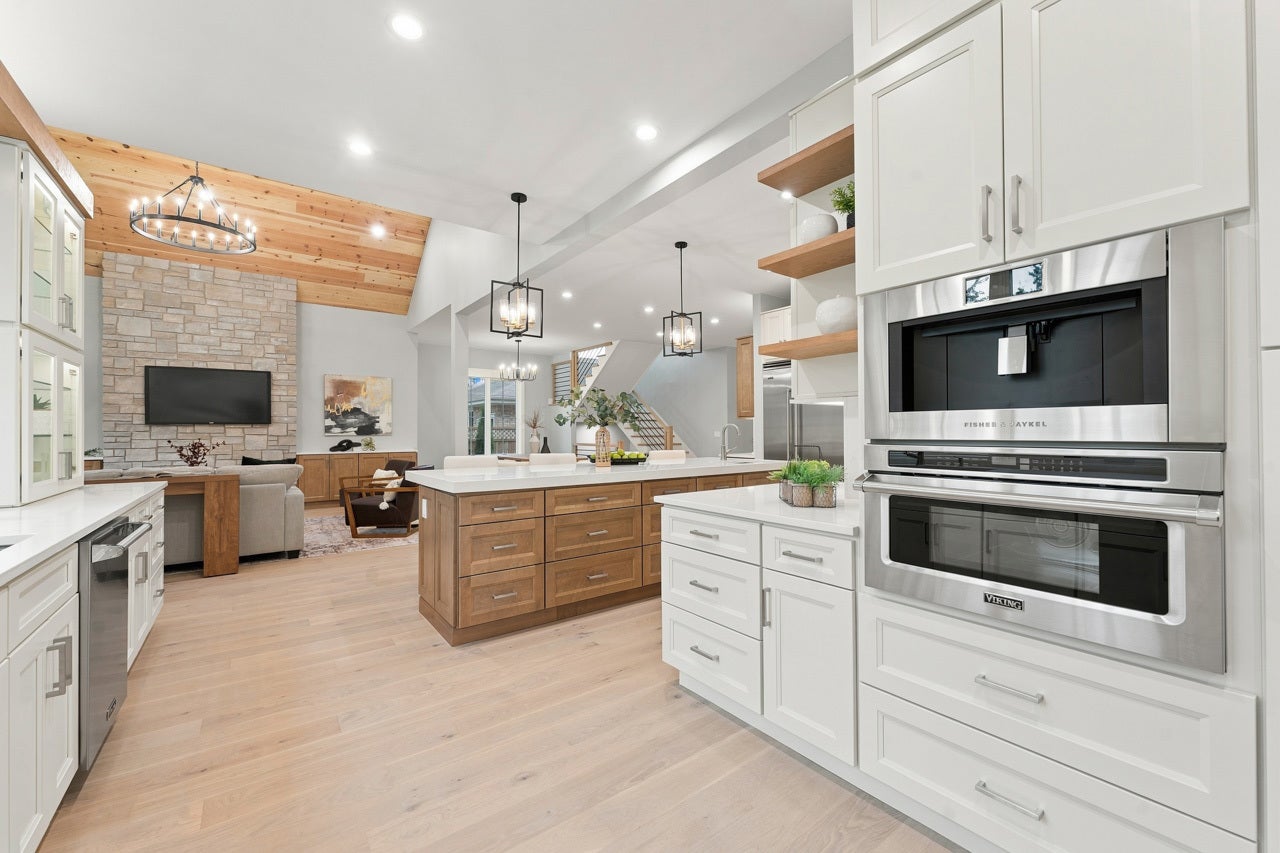 810 Clover Court, Glenview, IL 60025 810 Clover Court, Glenview, IL 60025