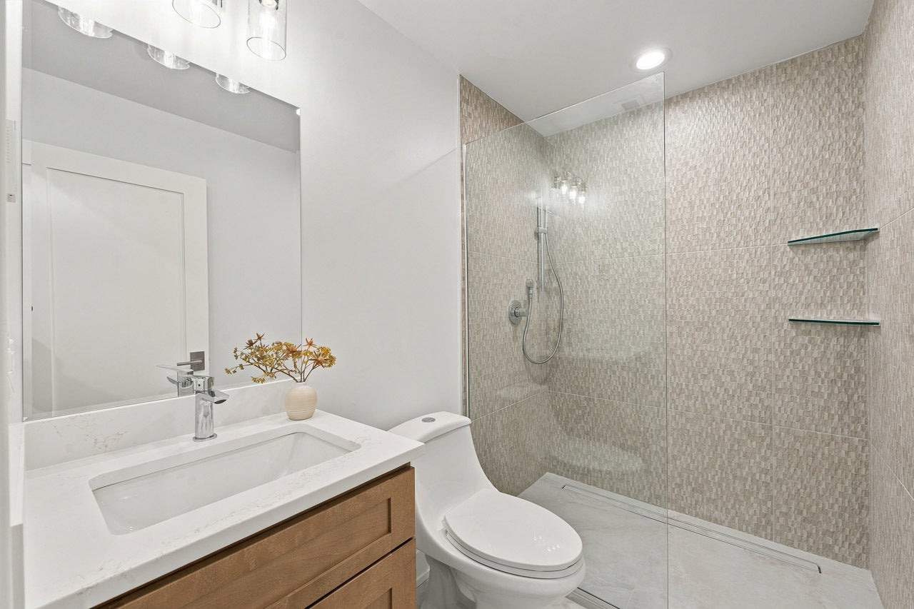 810 Clover Court, Glenview, IL 60025 810 Clover Court, Glenview, IL 60025