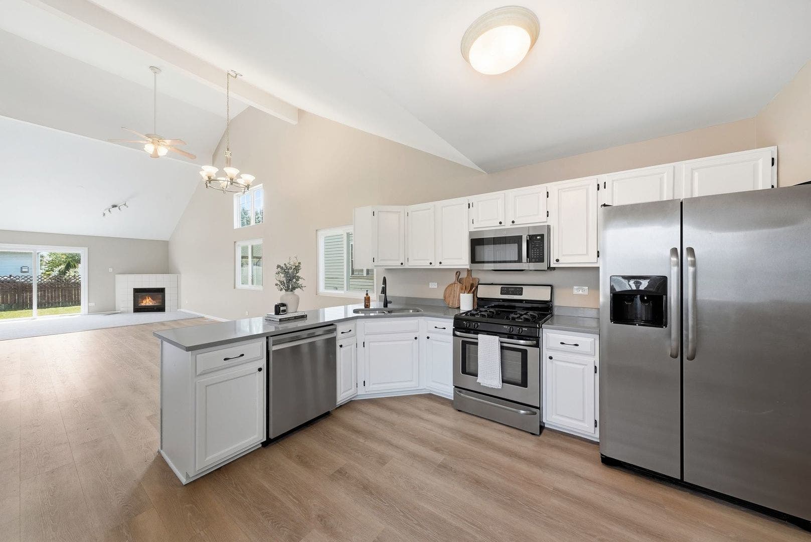 4314 River Glen Drive, Joliet, IL 60431 4314 River Glen Drive, Joliet, IL 60431