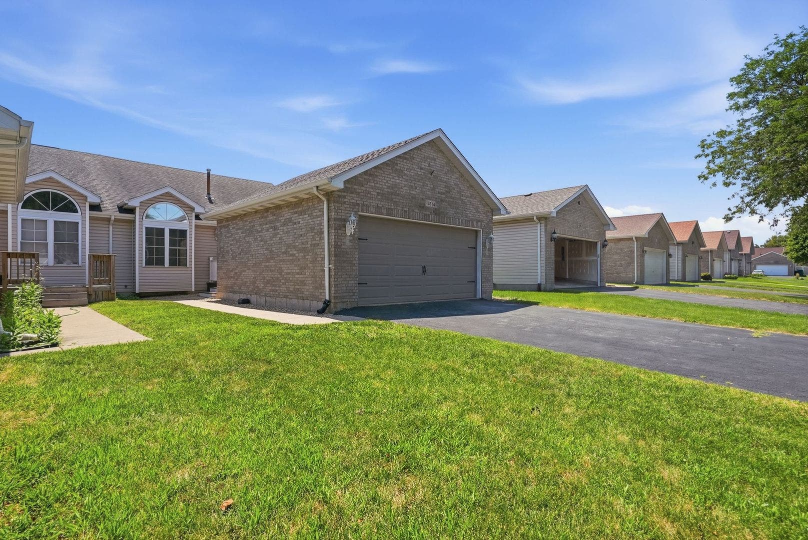 4314 River Glen Drive, Joliet, IL 60431 4314 River Glen Drive, Joliet, IL 60431