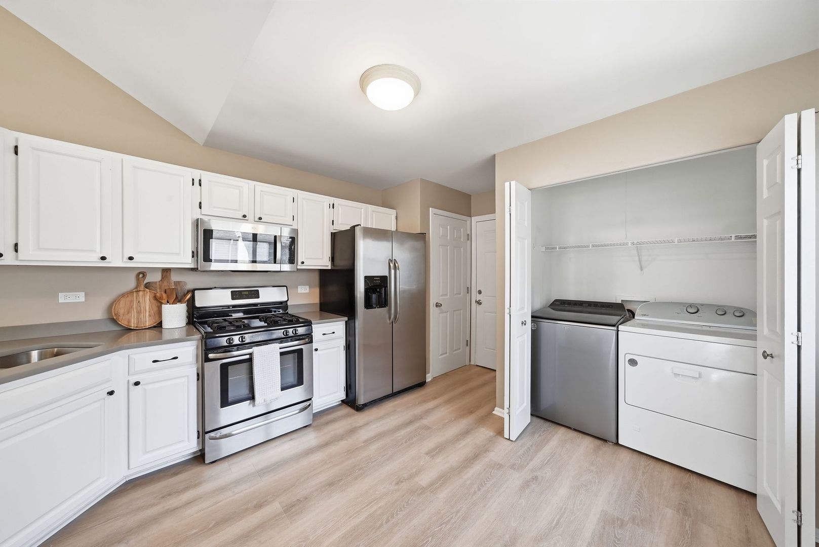 4314 River Glen Drive, Joliet, IL 60431 4314 River Glen Drive, Joliet, IL 60431