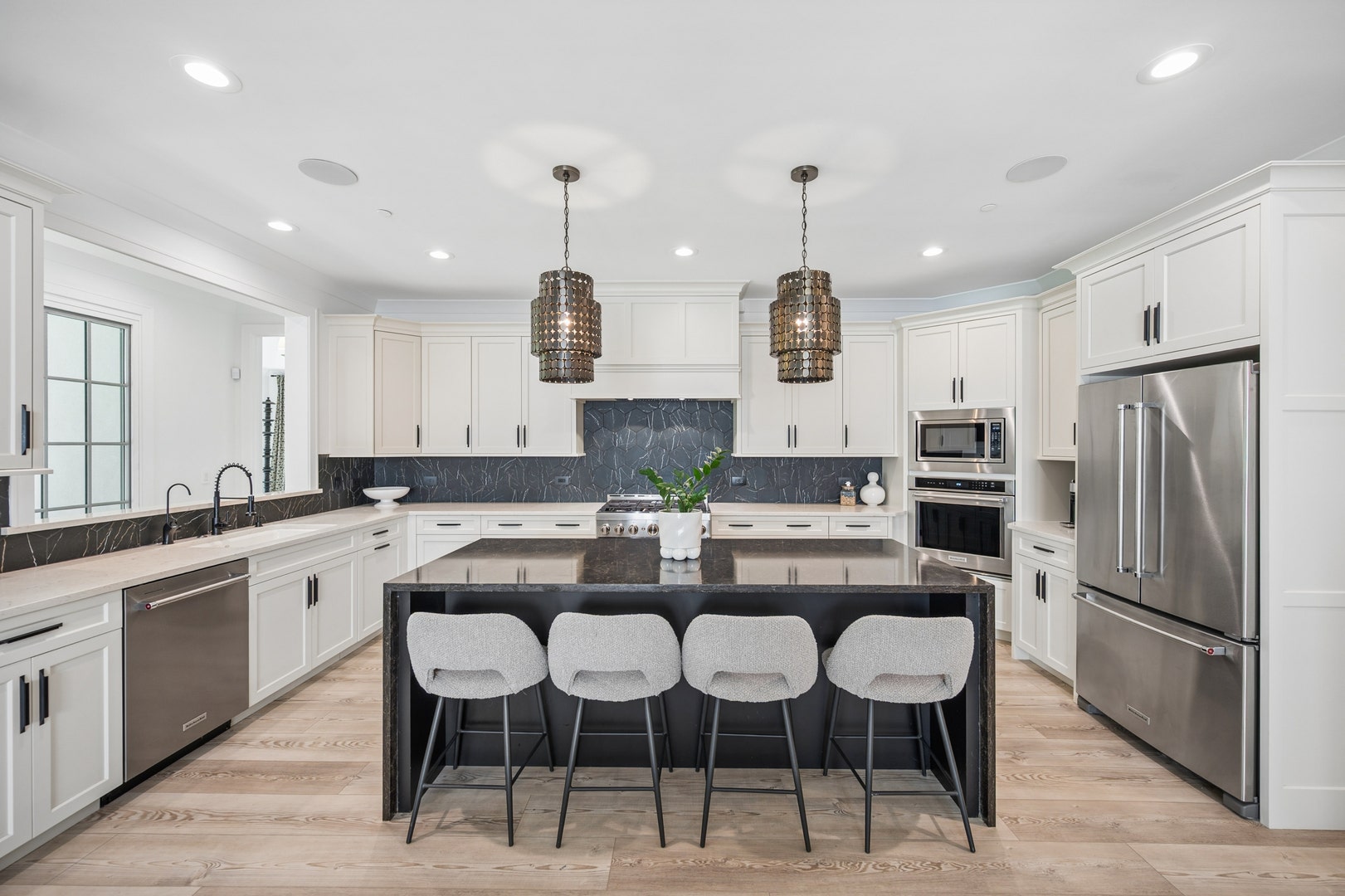 1885 Amberley Court, Lake Forest, IL 60045 1885 Amberley Court, Lake Forest, IL 60045