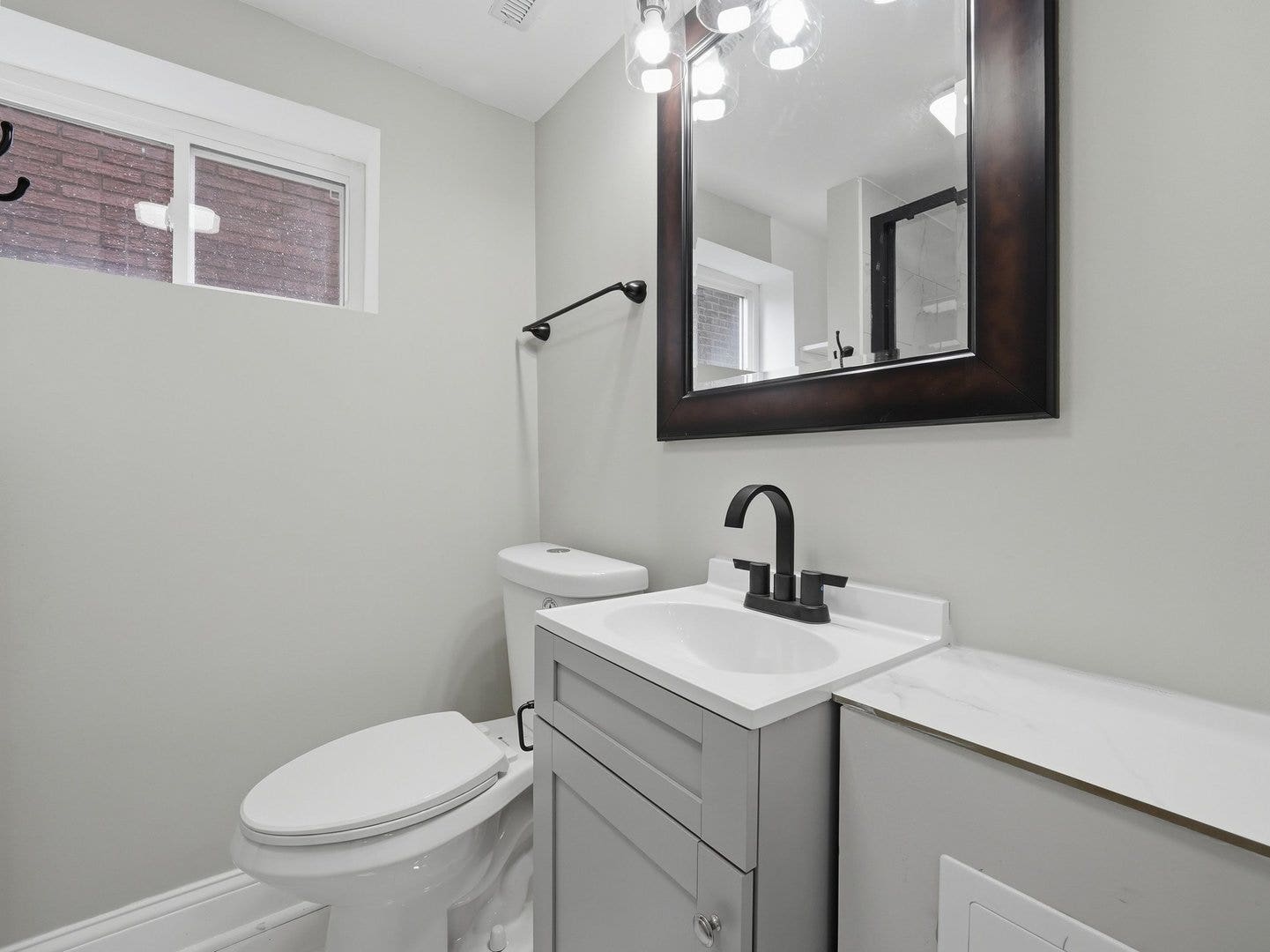 11025 S Avenue O, Chicago, IL 60617 11025 S Avenue O, Chicago, IL 60617