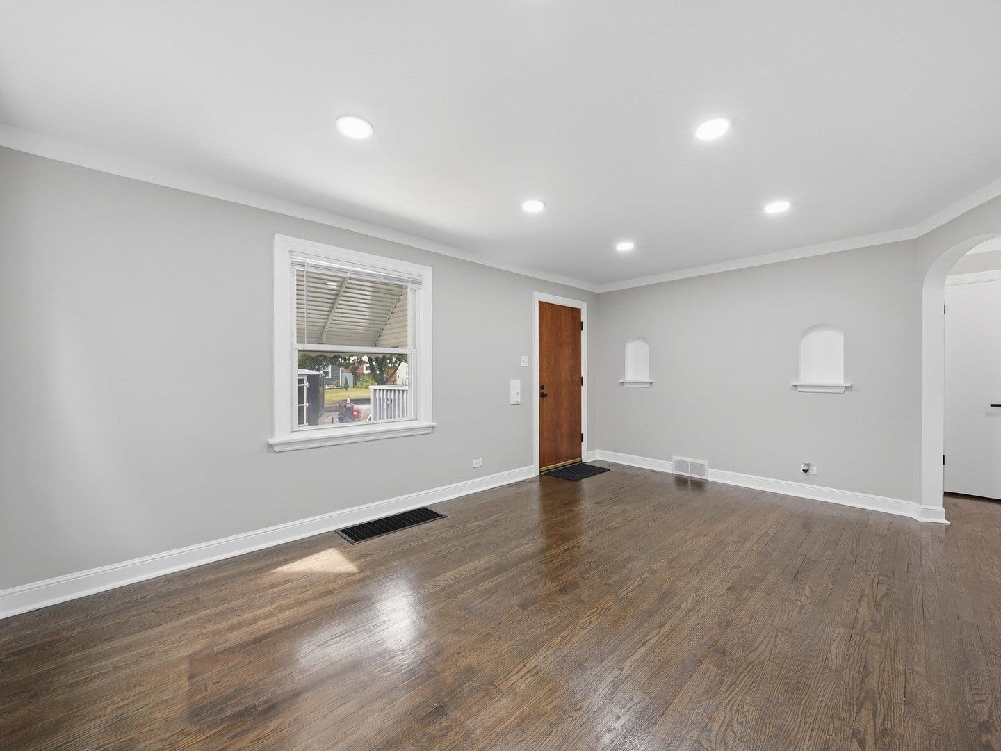 11025 S Avenue O, Chicago, IL 60617 11025 S Avenue O, Chicago, IL 60617