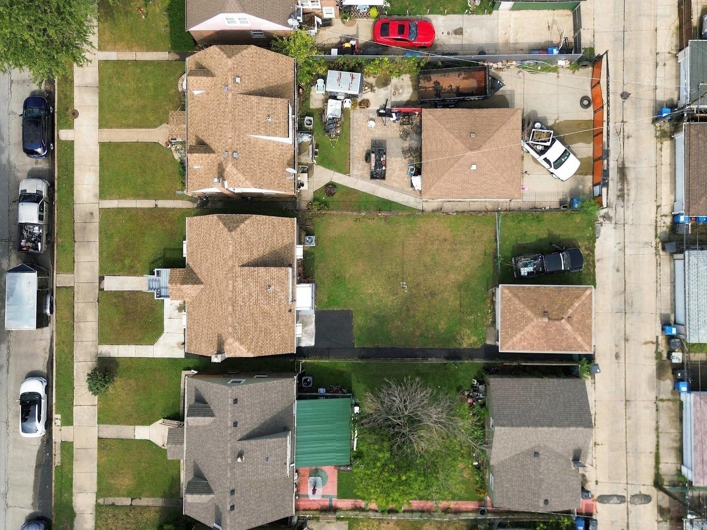 11025 S Avenue O, Chicago, IL 60617 11025 S Avenue O, Chicago, IL 60617