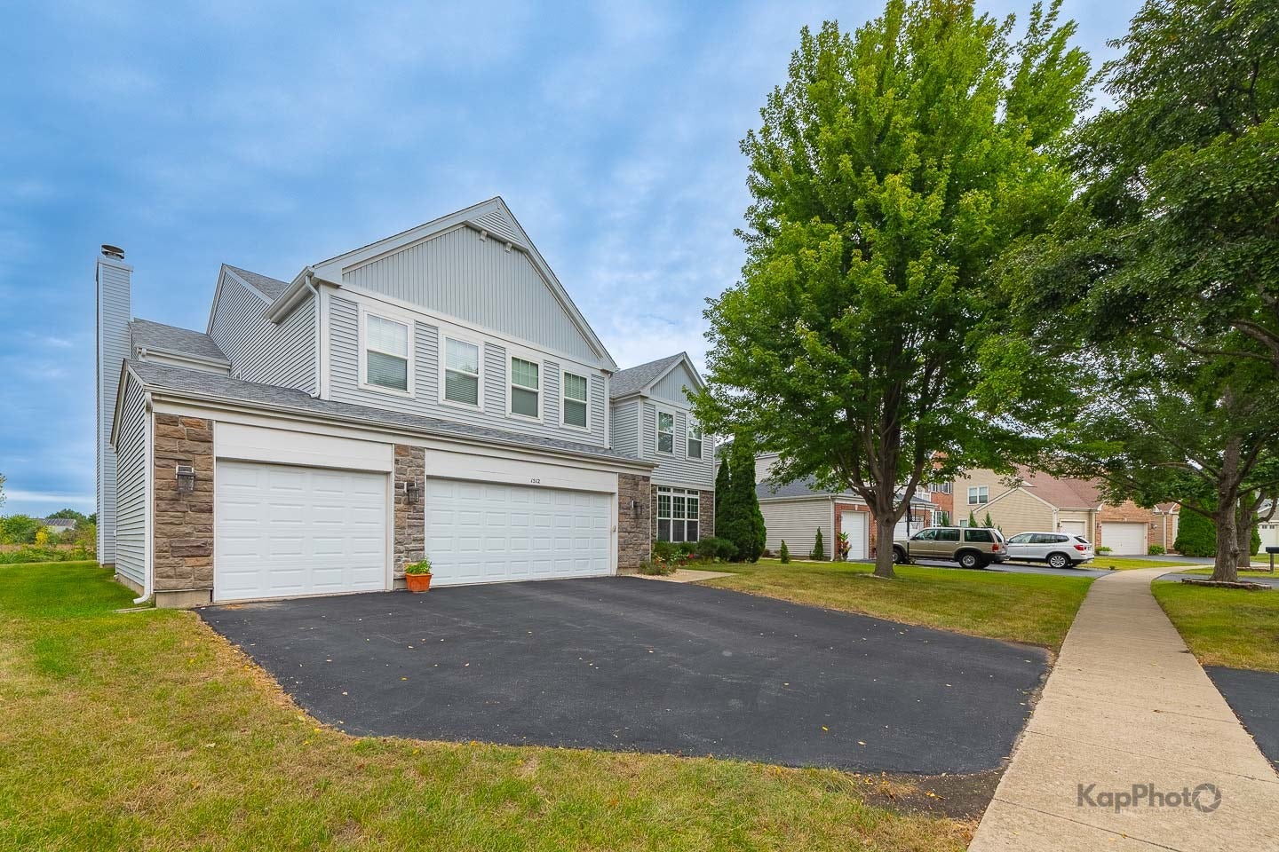 1512 Parkside Drive, Bolingbrook, IL 60490 1512 Parkside Drive, Bolingbrook, IL 60490