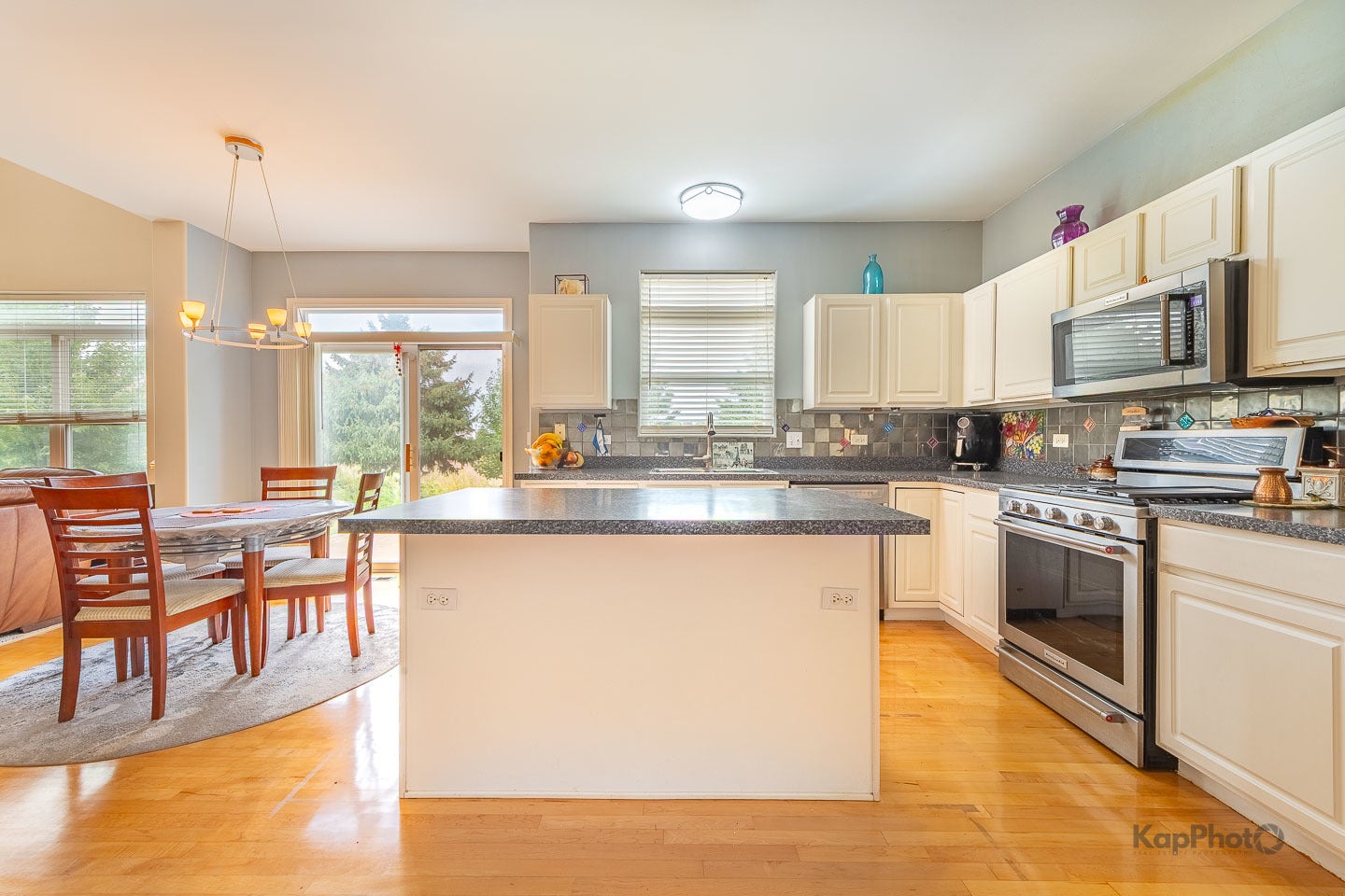 1512 Parkside Drive, Bolingbrook, IL 60490 1512 Parkside Drive, Bolingbrook, IL 60490