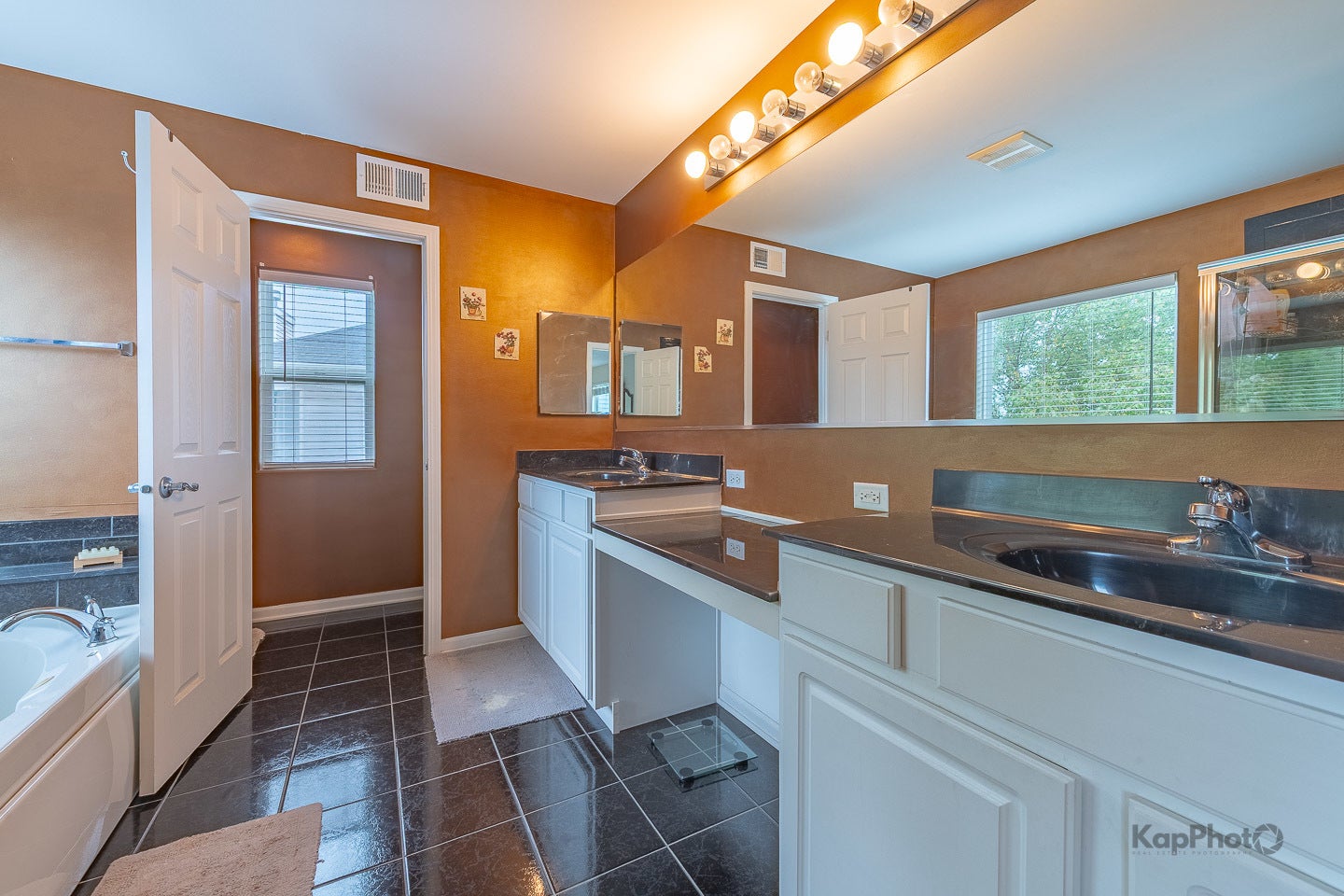 1512 Parkside Drive, Bolingbrook, IL 60490 1512 Parkside Drive, Bolingbrook, IL 60490