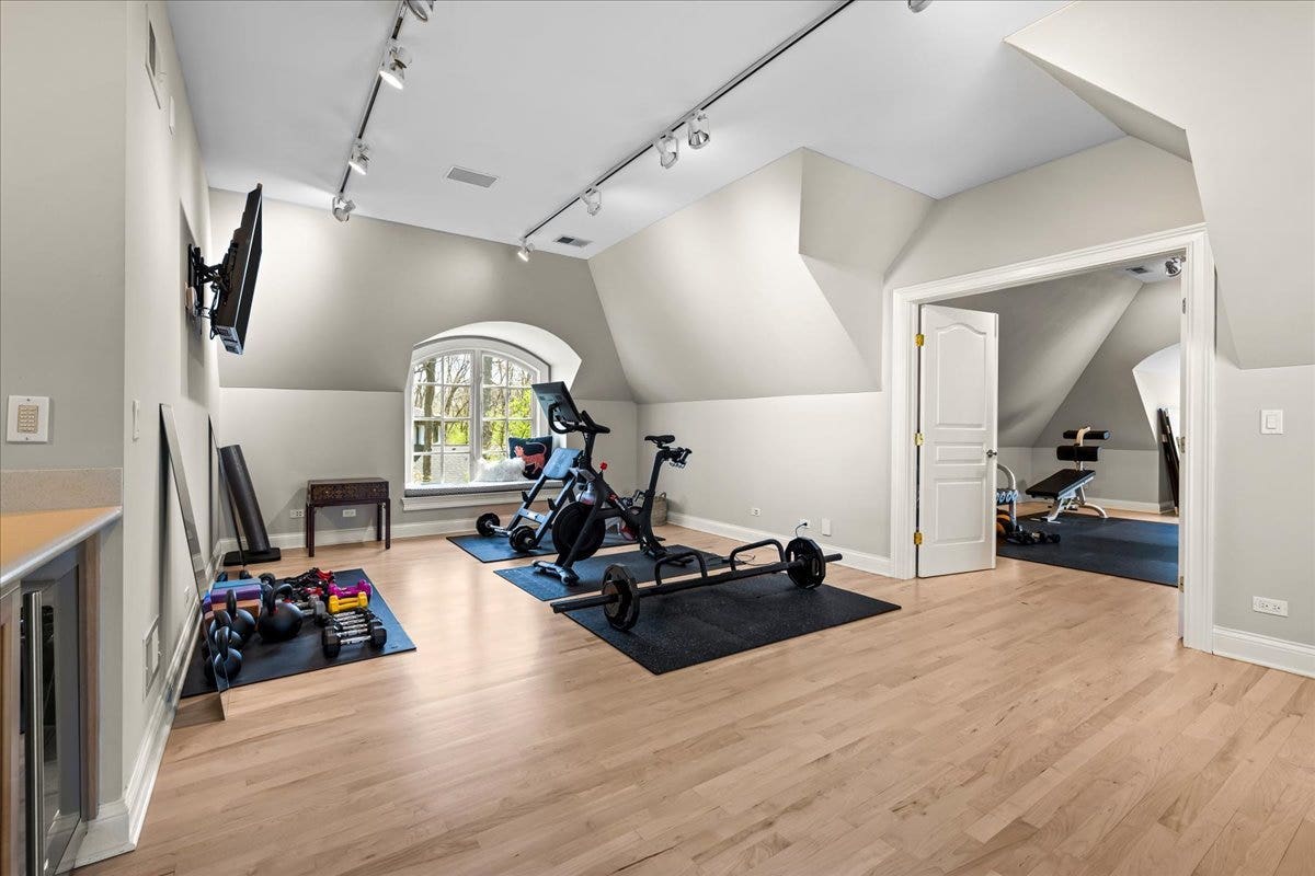 Exercise room or bonus room on 2nd level. Perfect