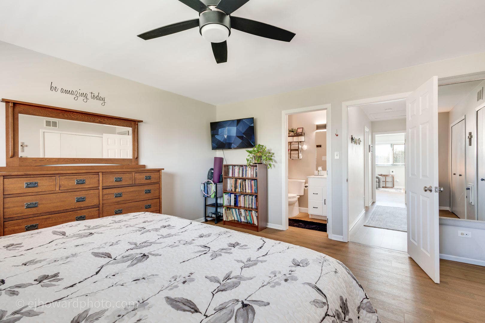 18249 Oregon Lane, Orland Park, IL 60467