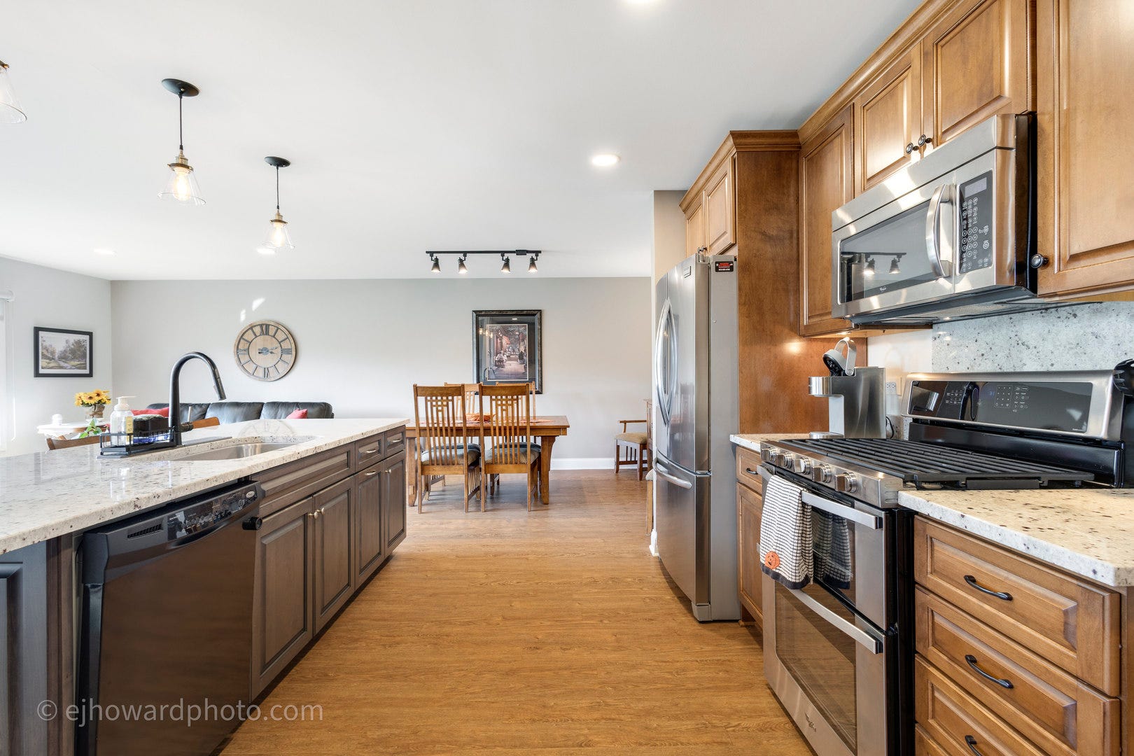 18249 Oregon Lane, Orland Park, IL 60467