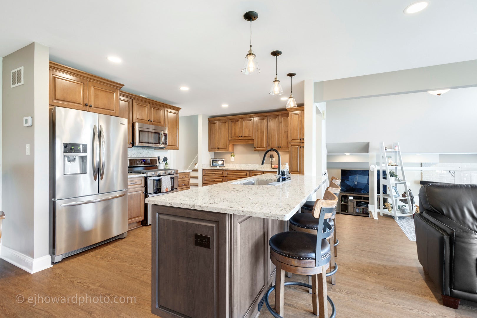 18249 Oregon Lane, Orland Park, IL 60467