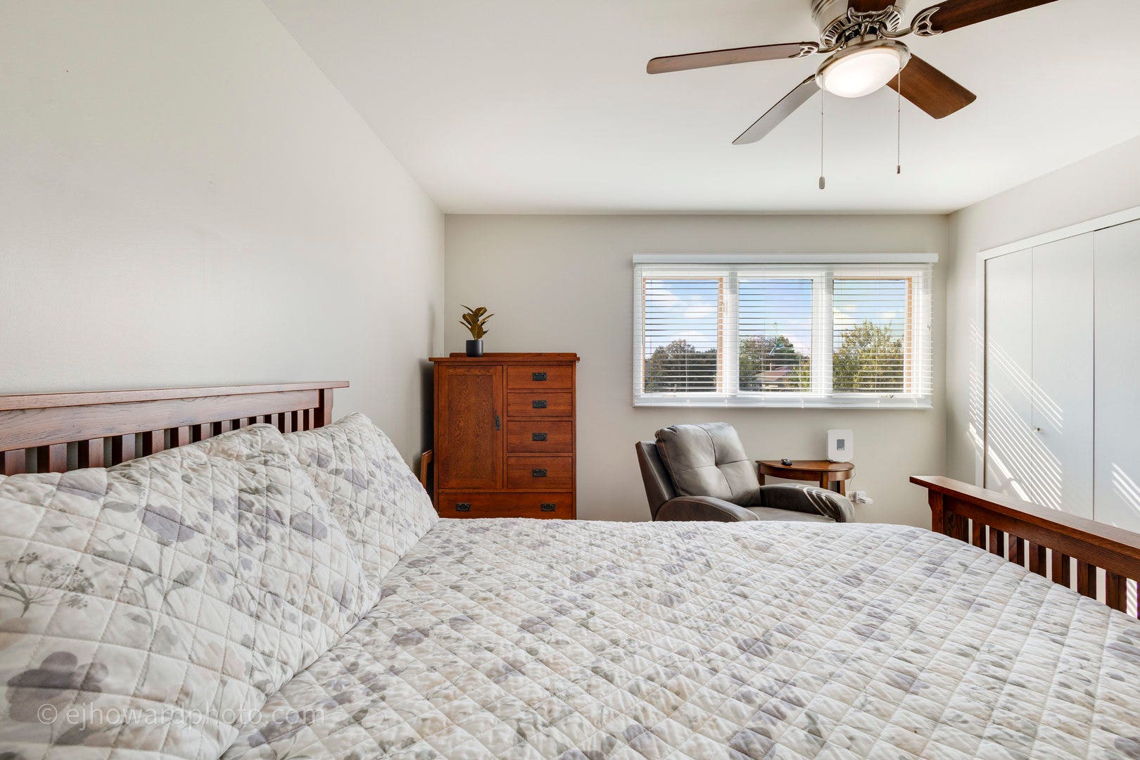 18249 Oregon Lane, Orland Park, IL 60467