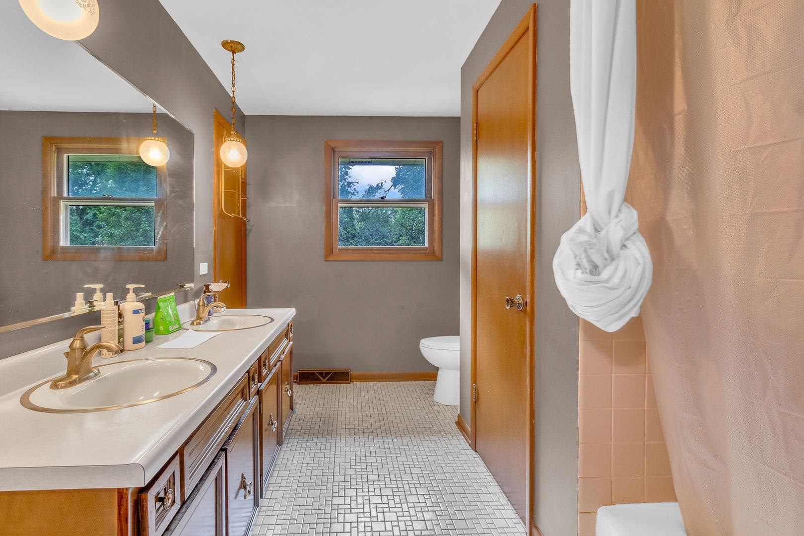 1177 Meadow Lane, Elgin, IL 60123 1177 Meadow Lane, Elgin, IL 60123