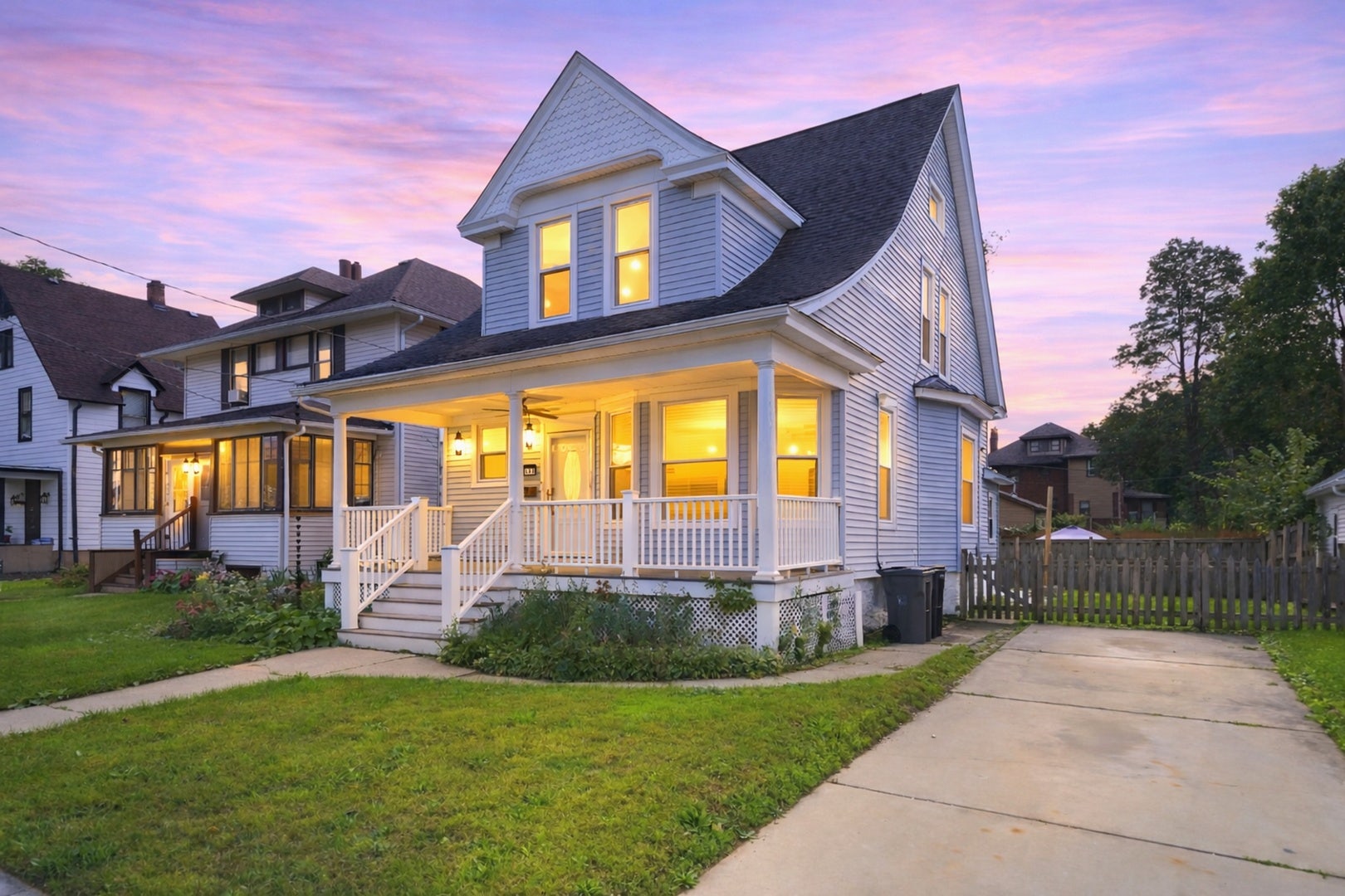 483 Barrett Street, Elgin, IL 60120 483 Barrett Street, Elgin, IL 60120