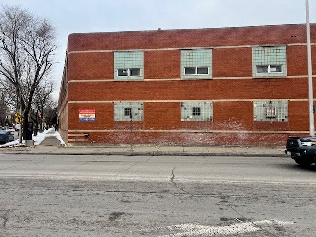 3260 W Grand Avenue, Chicago, IL 60651 3260 W Grand Avenue, Chicago, IL 60651