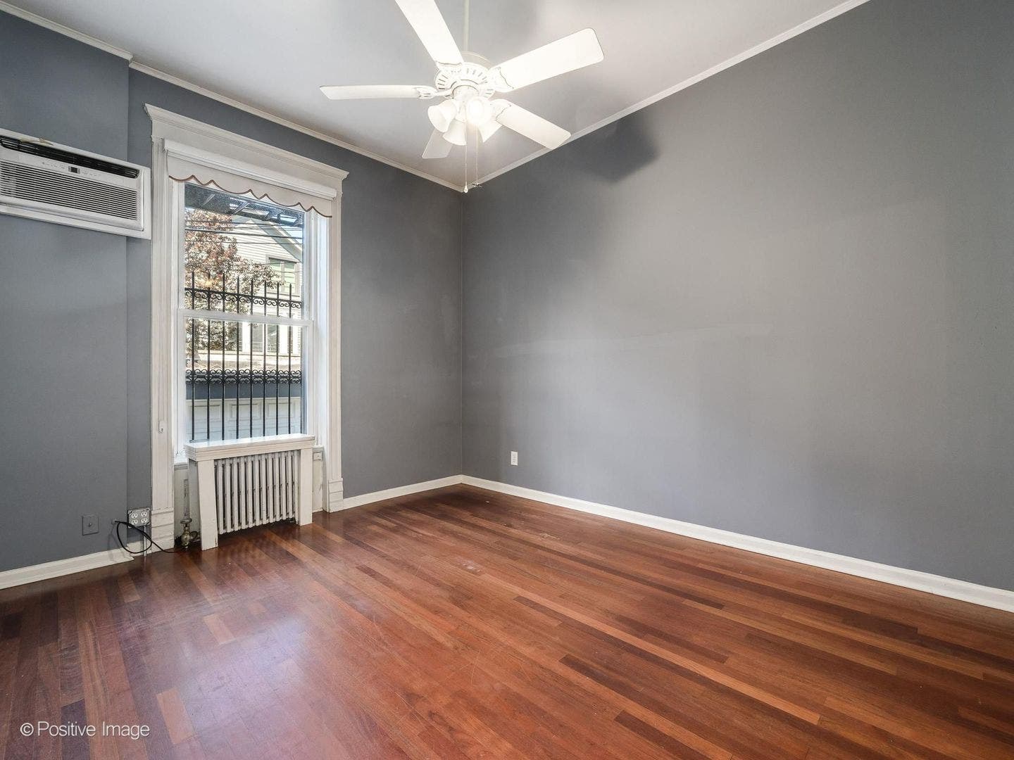 230 W Saint Paul Avenue, Chicago, IL 60614