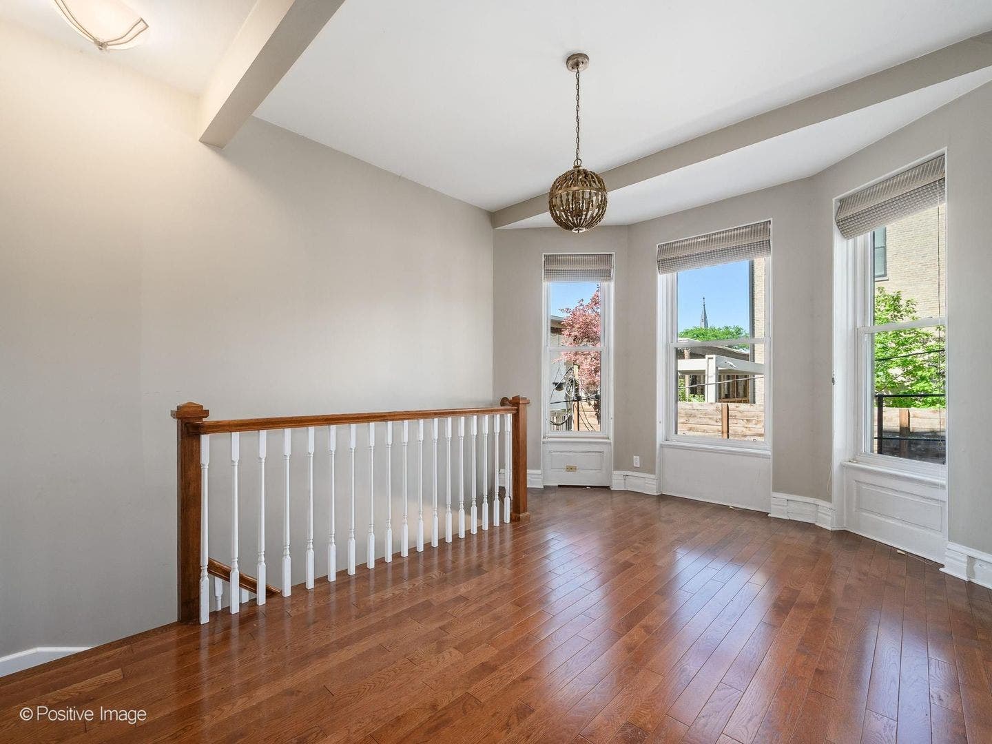 230 W Saint Paul Avenue, Chicago, IL 60614