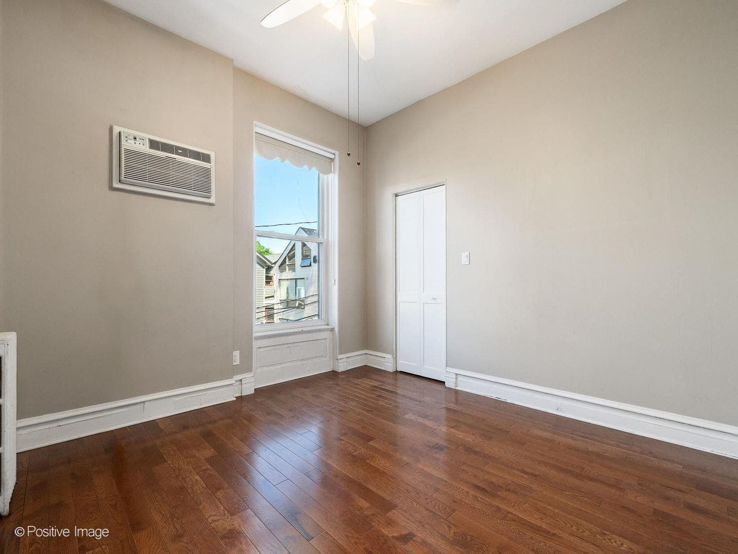 230 W Saint Paul Avenue, Chicago, IL 60614