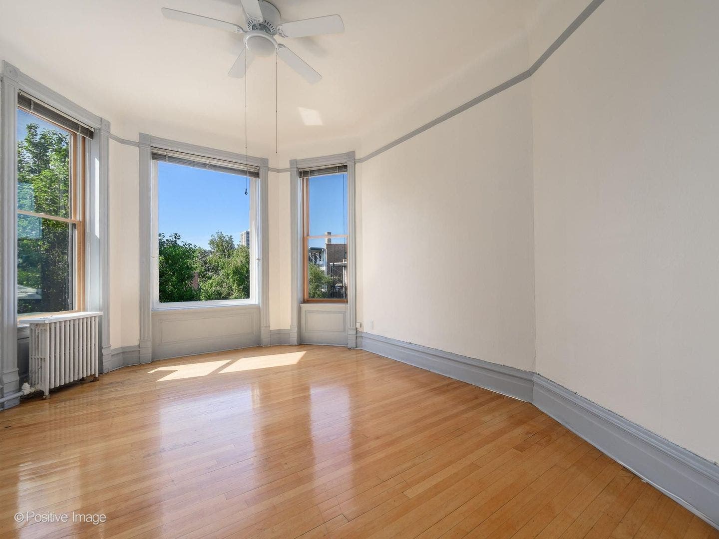 230 W Saint Paul Avenue, Chicago, IL 60614