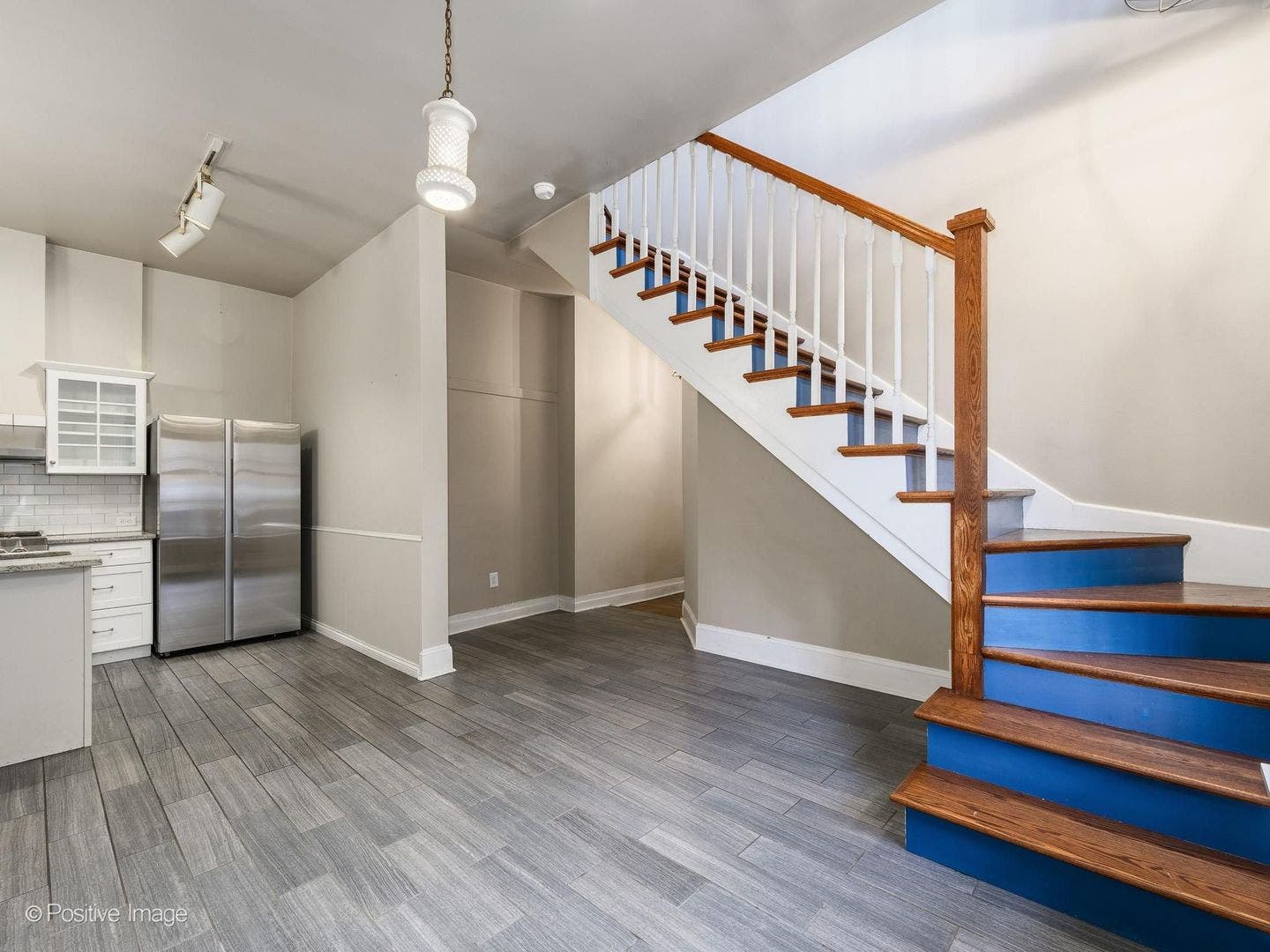 230 W Saint Paul Avenue, Chicago, IL 60614