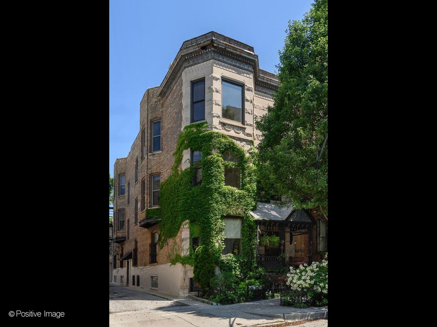 230 W Saint Paul Avenue, Chicago, IL 60614