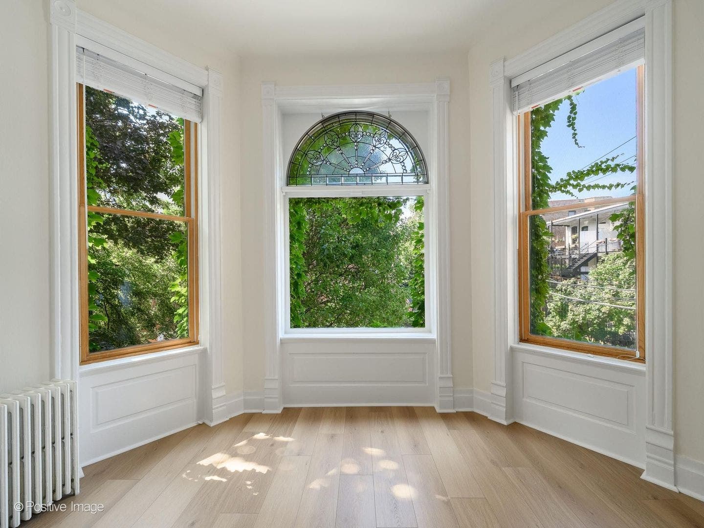 230 W Saint Paul Avenue, Chicago, IL 60614