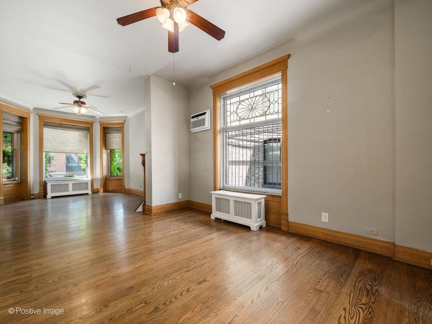 230 W Saint Paul Avenue, Chicago, IL 60614