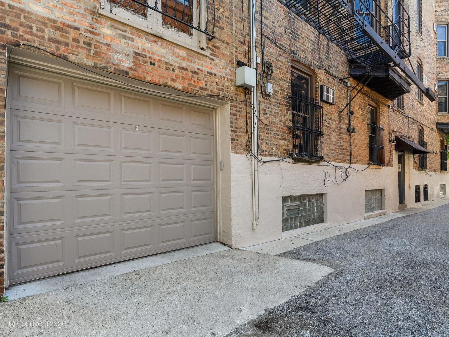 230 W Saint Paul Avenue, Chicago, IL 60614