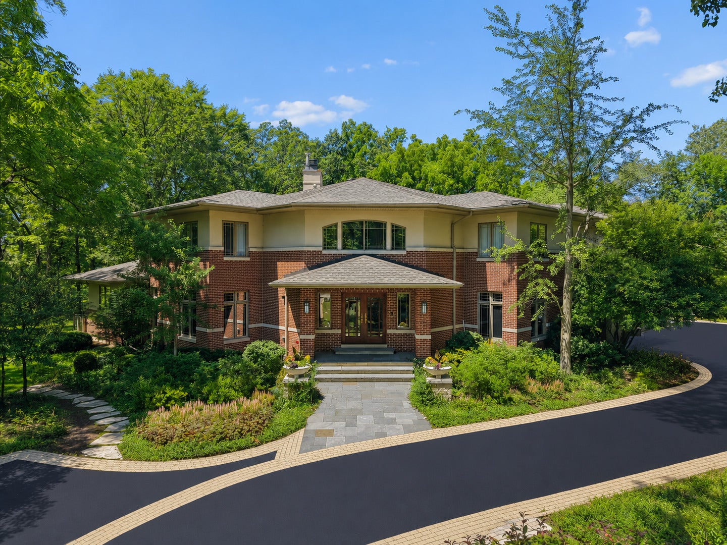 200 Glenwood Road, Lake Forest, IL 60045
