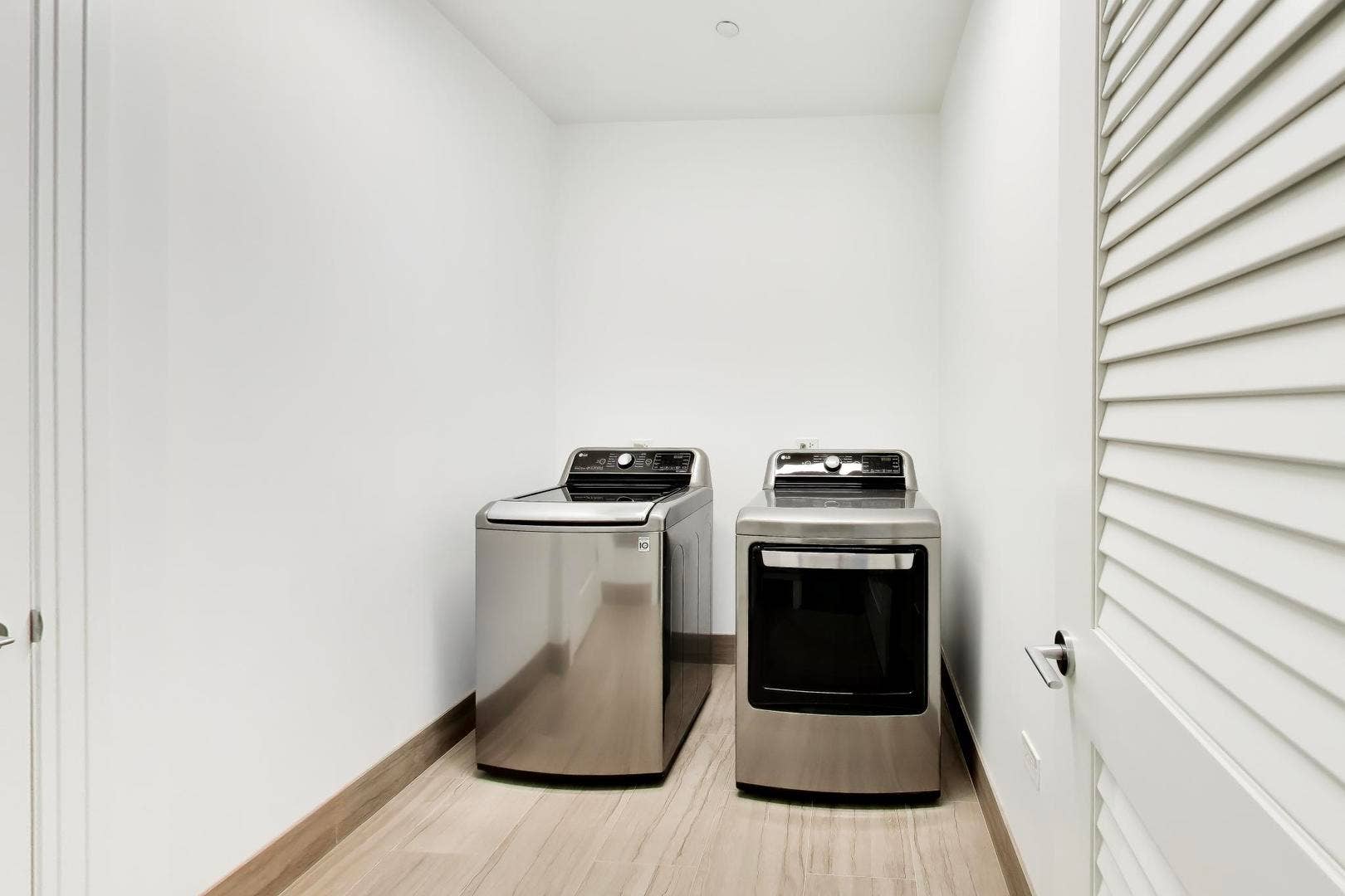 363 E Wacker Drive, #1908, Chicago, IL 60601