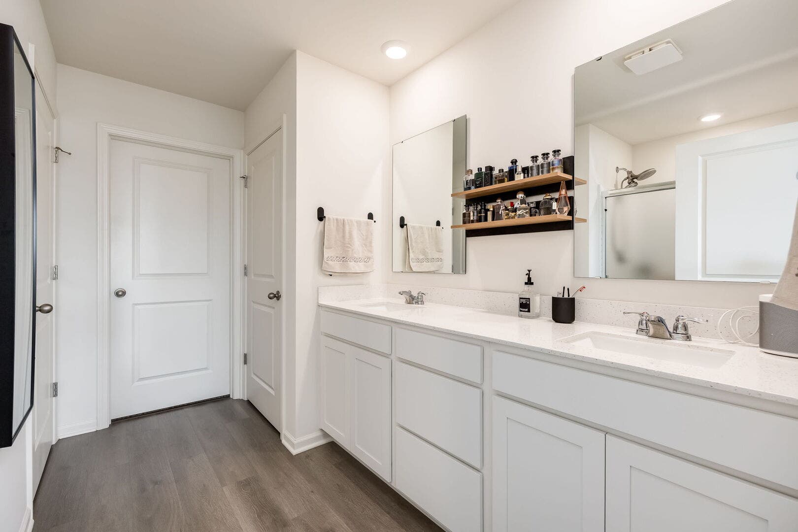 15000 W Oxford Lane, Manhattan, IL 60442 2nd FL - Primary Bath