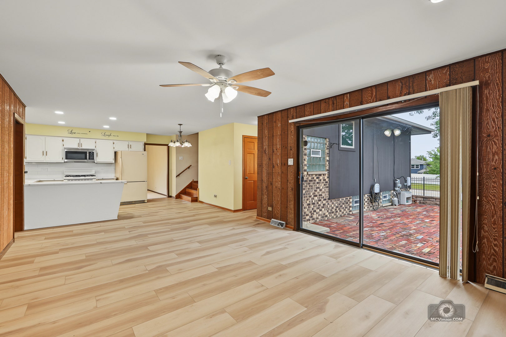 17325 Locust Avenue, Tinley Park, IL 60487 17325 Locust Avenue, Tinley Park, IL 60487