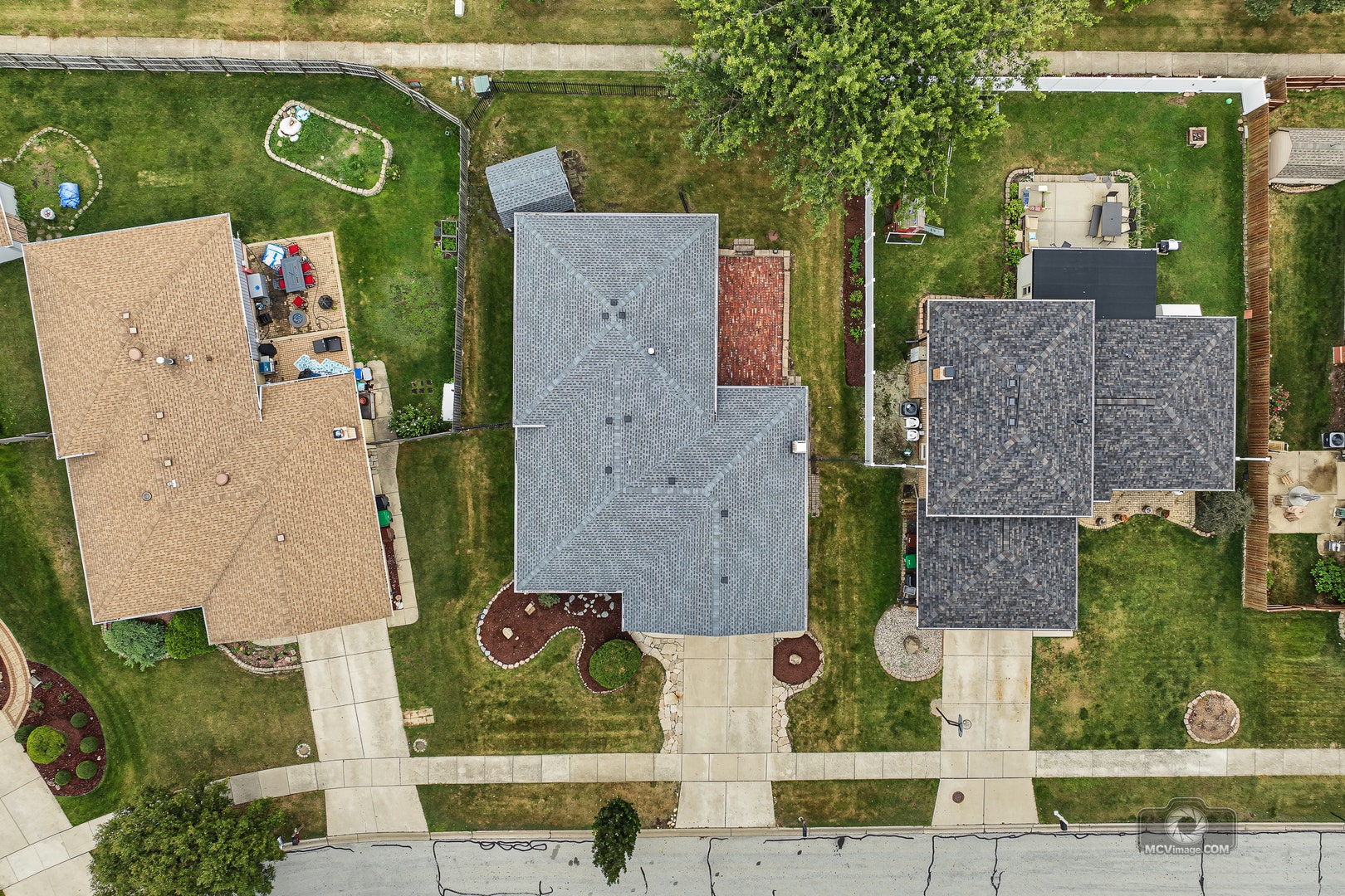 17325 Locust Avenue, Tinley Park, IL 60487 17325 Locust Avenue, Tinley Park, IL 60487