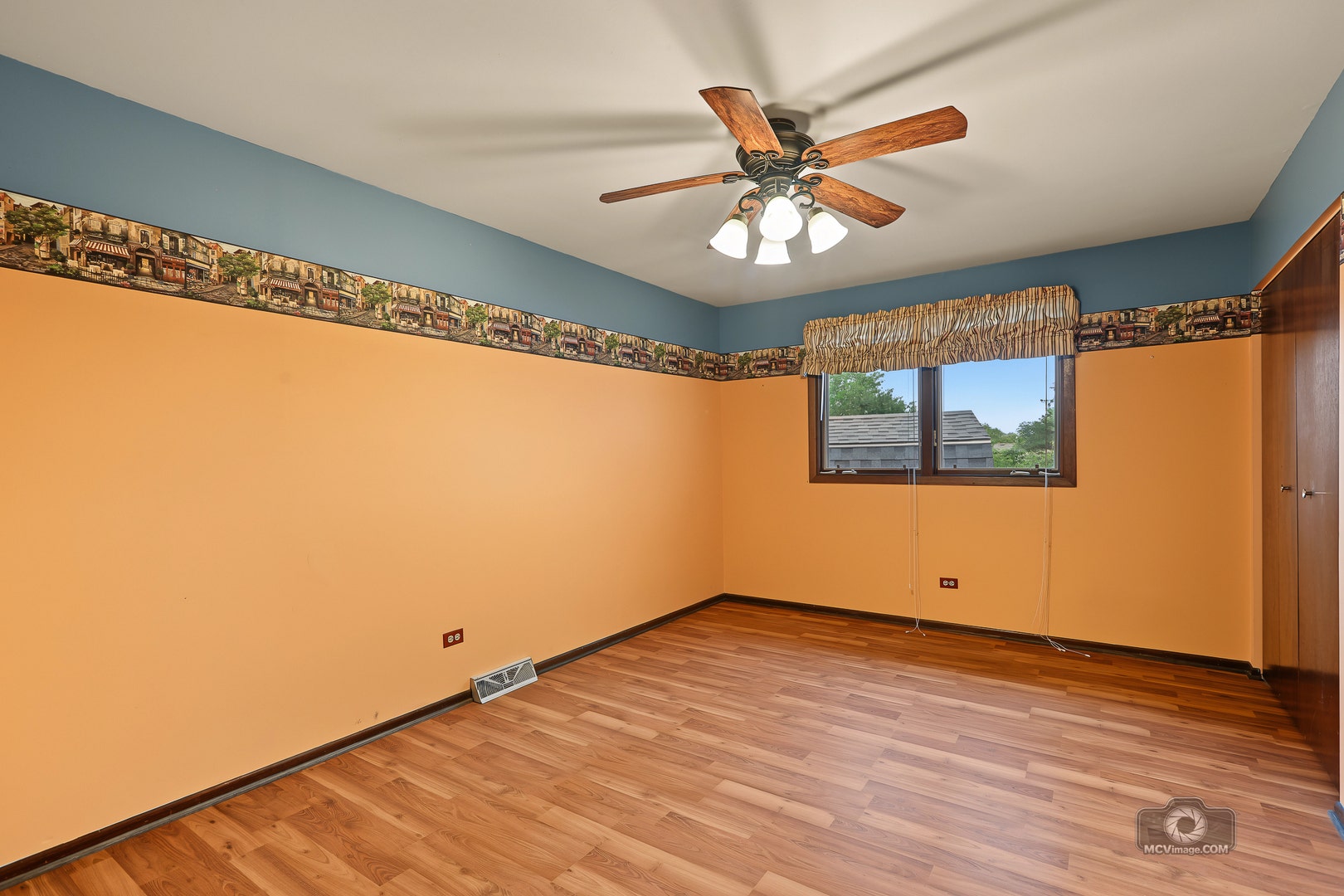 17325 Locust Avenue, Tinley Park, IL 60487 17325 Locust Avenue, Tinley Park, IL 60487