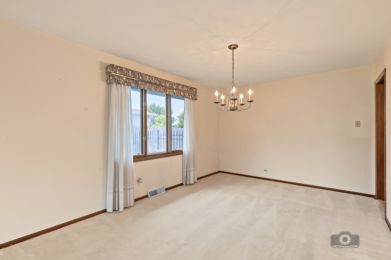 17325 Locust Avenue, Tinley Park, IL 60487 17325 Locust Avenue, Tinley Park, IL 60487