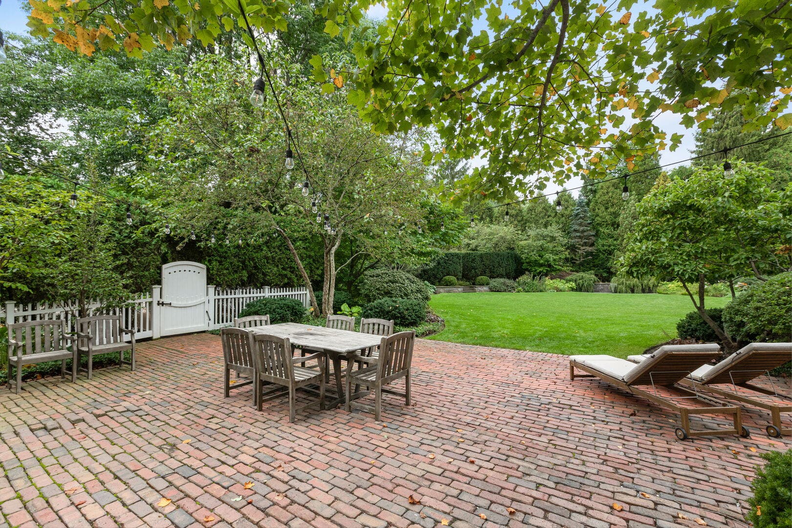 1070 Meadow Lane, Lake Forest, IL 60045