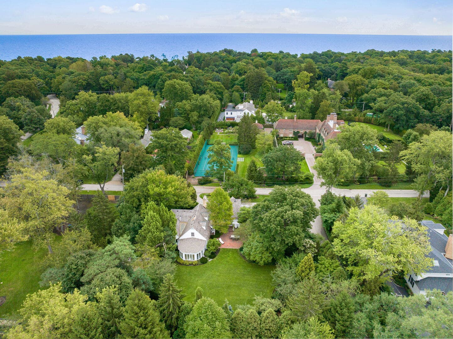 1070 Meadow Lane, Lake Forest, IL 60045