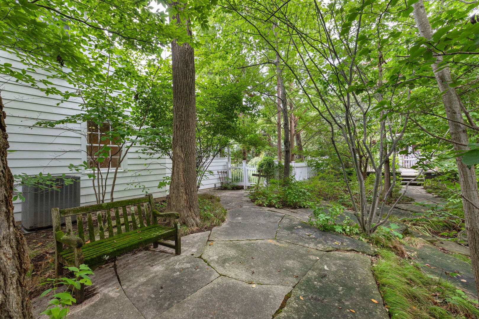 1070 Meadow Lane, Lake Forest, IL 60045