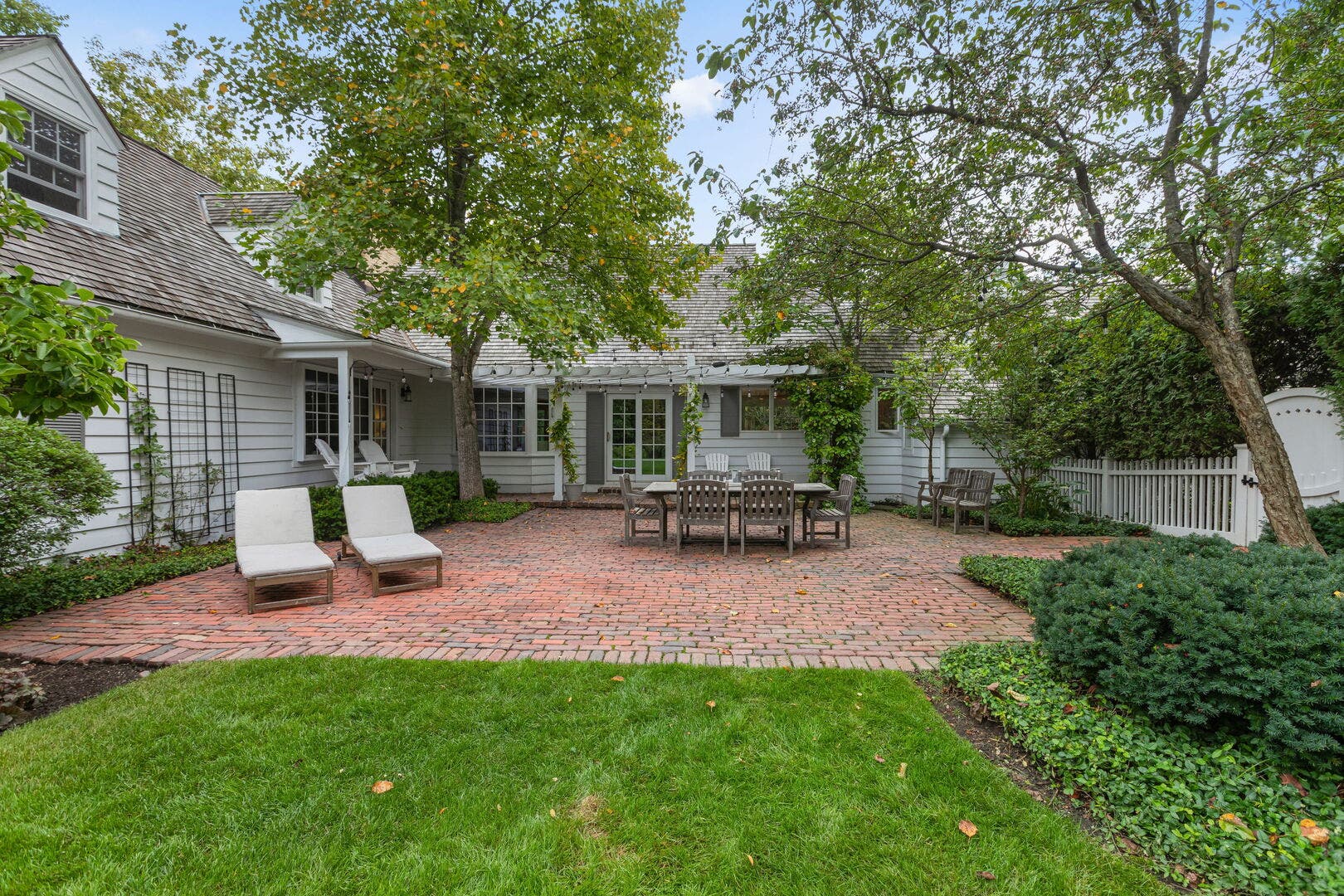 1070 Meadow Lane, Lake Forest, IL 60045