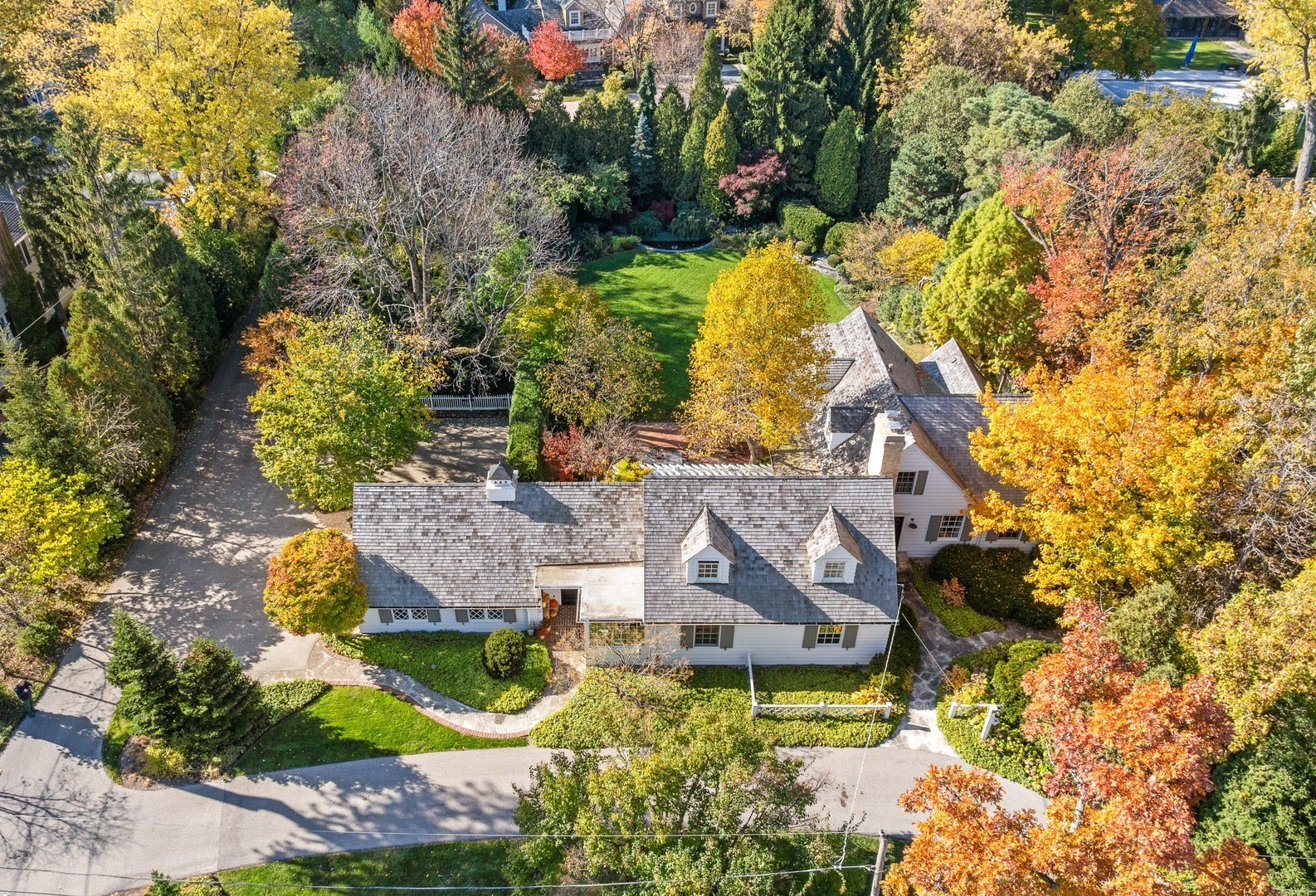1070 Meadow Lane, Lake Forest, IL 60045