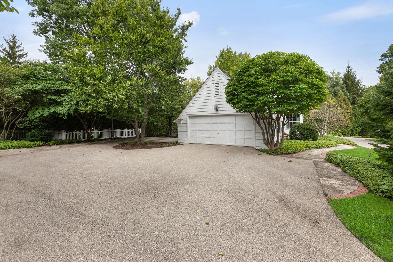 1070 Meadow Lane, Lake Forest, IL 60045