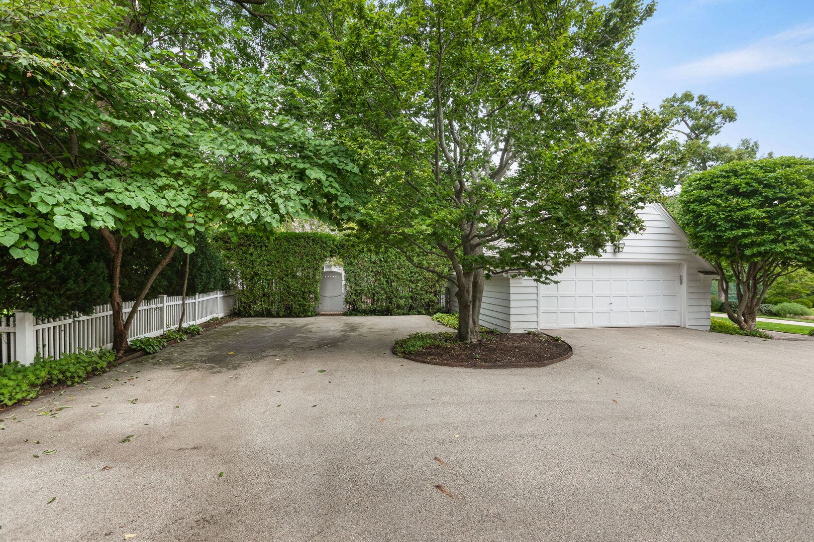 1070 Meadow Lane, Lake Forest, IL 60045