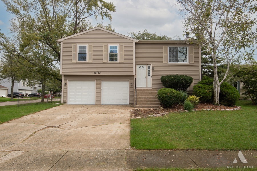 Property photo for 20463 S Graceland Lane, Frankfort, IL